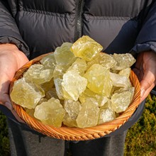 纯天然巴西黄水晶原石原矿大颗粒碎石香薰石东海水晶雕刻原料批发