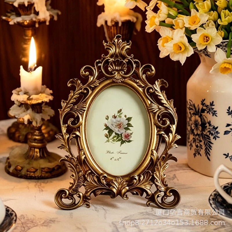 Retro European-Style Oval Photo Frame with Resin Carving and Magnetic Frame Design for Home Decoration, Light Luxury Retro European-Style Oval Photo Frame with Resin Carving and Magnetic Frame Design for Home Decoration, Light Luxury
