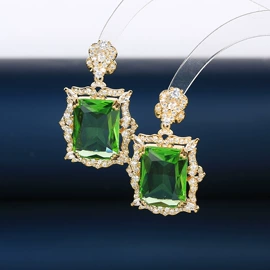 耳钉;耳环;项链