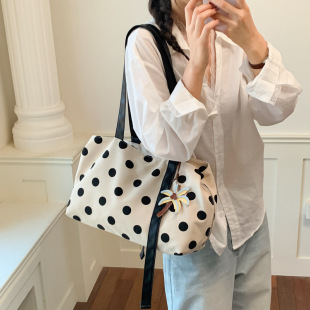 �ɰ����ī���e��б���Ů��W����ʽ�����L��ֳ������nͨ�ڰ���