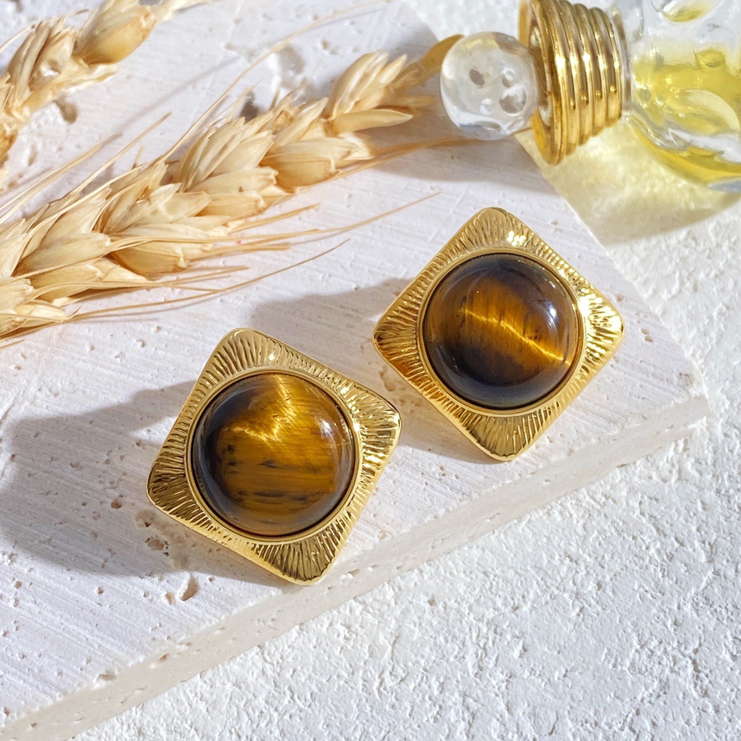 Fashionable retro geometric square stone inlay