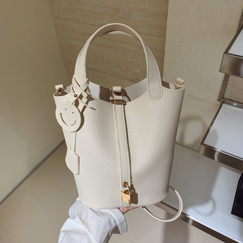 时尚休闲手提小包包女士新款2024简约百搭水桶包小众感斜挎包