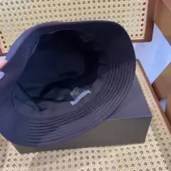 Prada 2025 Korean Style Triangle Logo Baseball Cap British Style Versatile Fashion Structured Baseball Cap Sun Protection Hat