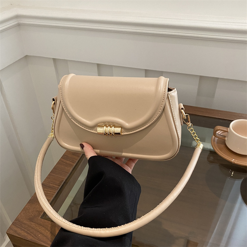 Bolsos populares de este año para mujeres 2025, nueva moda simple bolsos de hombro mochila casuales bolsos de moda personales bolsos pequeños