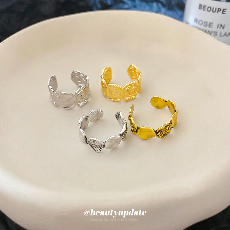 Runder, asymmetrischer, offener Blumenring für den Zeigefinger – schlicht, vielseitig und mit besonderem Design._voghion.com