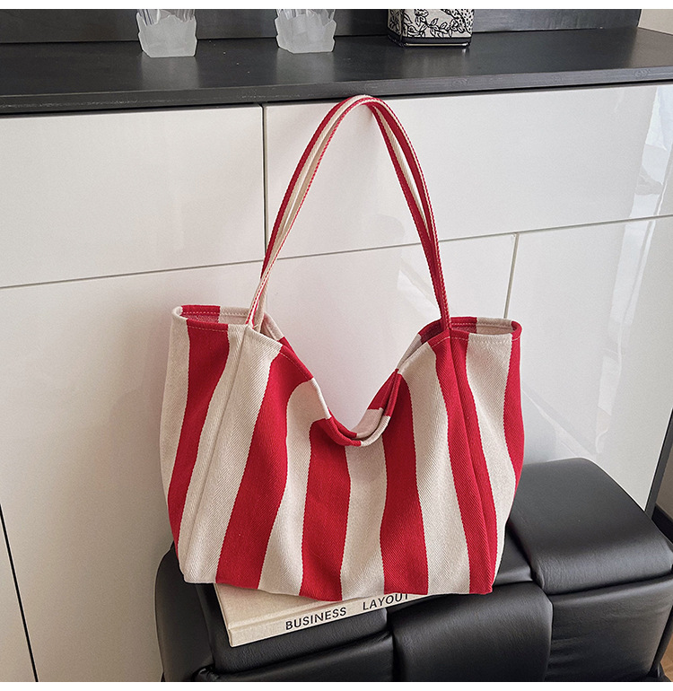 Wide stripe red