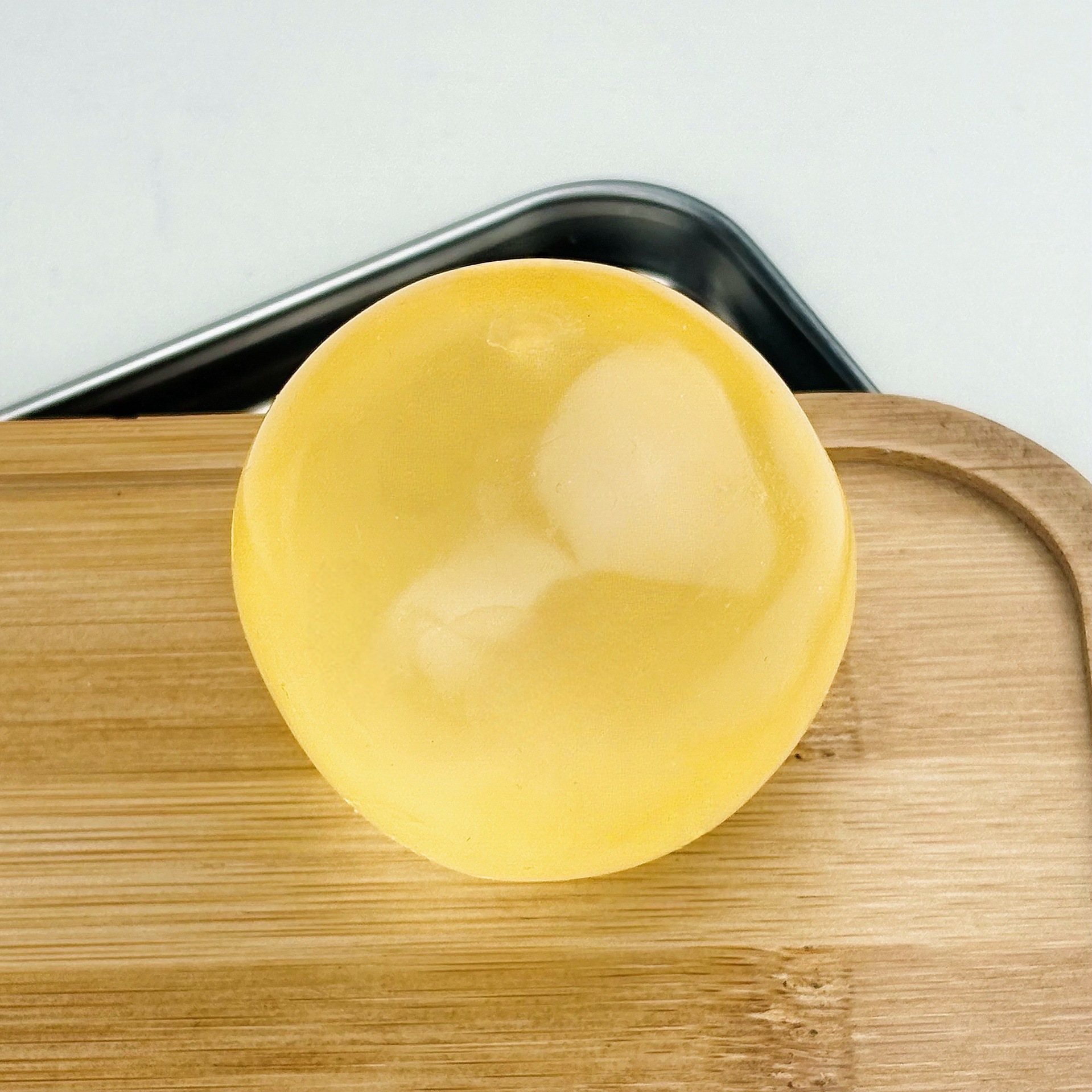 6cm yellow vaseline handmade ball