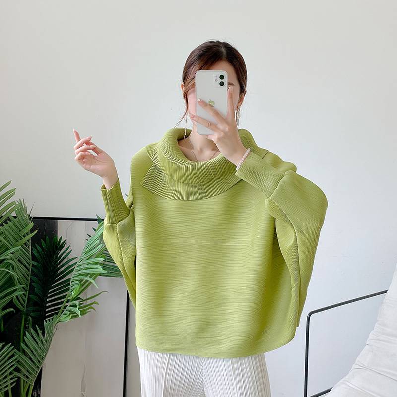 Pleated Lapel Batwing Sleeve Turtleneck for Autumn 2022 New Style Chic Beautiful Small Shirt Design Sense Top Pleated Lapel Batwing Sleeve Turtleneck for Autumn 2022 New Style Chic Beautiful Small Shirt Design Sense Top