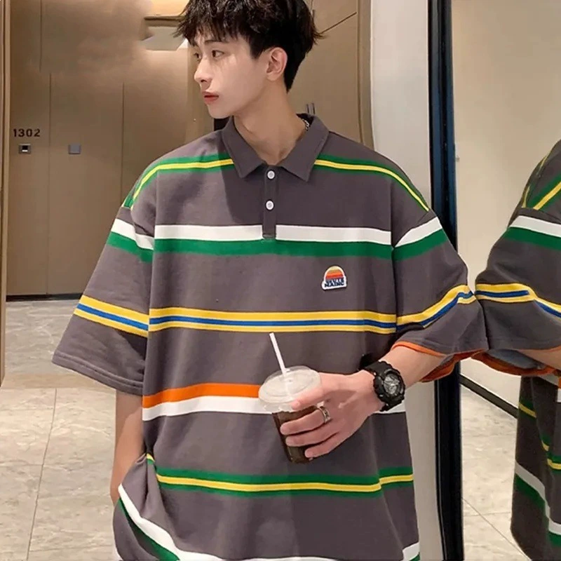 Очень большие размеры 150kg летние полосатые рубашки-поло с короткими рукавами в американском ретро-стиле для мужчин и женщин, универсальные модные топы с рукавами три четверти.