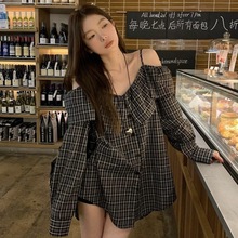 一字领格子长袖衬衫女春夏韩版气质中长款设计感小众衬衣宽松上衣