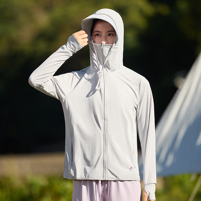 밝은 회색 여성