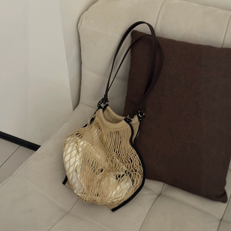 Differentiate the Market] Lem Light Beige/Black Filt Large Crossbody Fishnet Bag Medium Size