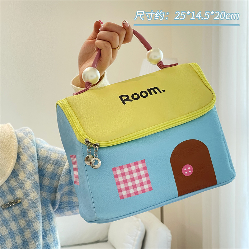 Nueva linda casa pequeña bolsa de maquillaje de alta belleza portátil bolsa de lavado de viaje bolsa de almacenamiento de gran capacidad