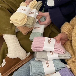 IOULOR winter thickened pilose socks solid color Japanese warm double needle socks mid-calf women's blended wool pile socks