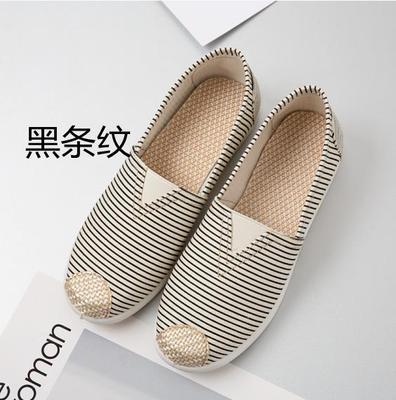 Primavera y verano nuevos zapatos de mujer zapatos de tela viejos de Beijing zapatos individuales zapatos de lona de celebridades de Internet casuales de mediana edad y ancianos zapatos de pescador de suela suave antideslizante