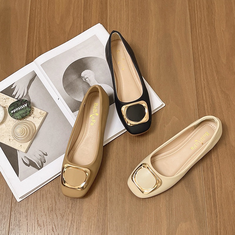 Zapatos de cabeza cuadrada para mujeres 2025 nuevo estilo de primavera y otoño con una hermosa falda de talón bajo con suela suave un zapato de pedal