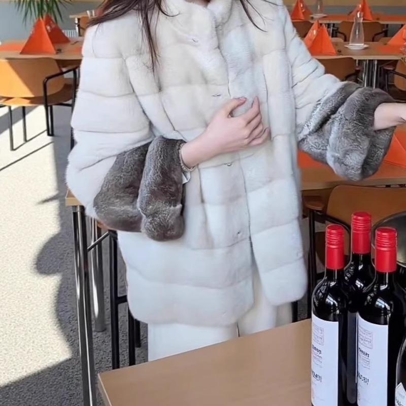2026 Autumn and Winter New Style Coat, Young Style, Minimalist Luxury Faux Mink Fur Stand Collar, Chinchilla Fur Mid-Length Coat for Women 2026 Autumn and Winter New Style Coat, Young Style, Minimalist Luxury Faux Mink Fur Stand Collar, Chinchilla Fur Mid-Length Coat for Women