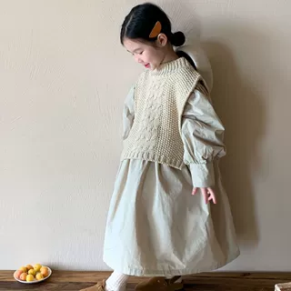 童裙2026秋款女童韩版纯色泡泡袖连衣裙儿童宽松长裙针织毛线披肩