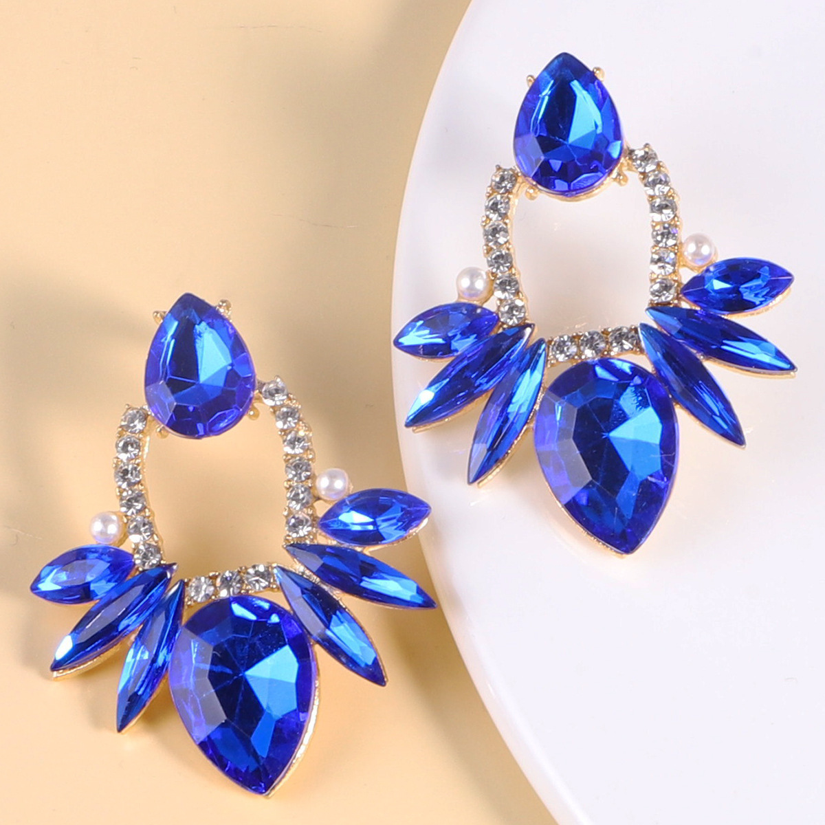 Fashion Big Drop-shaped Diamond Inlaid Alloy Earrings Women's Earrings Wholesale display picture 1