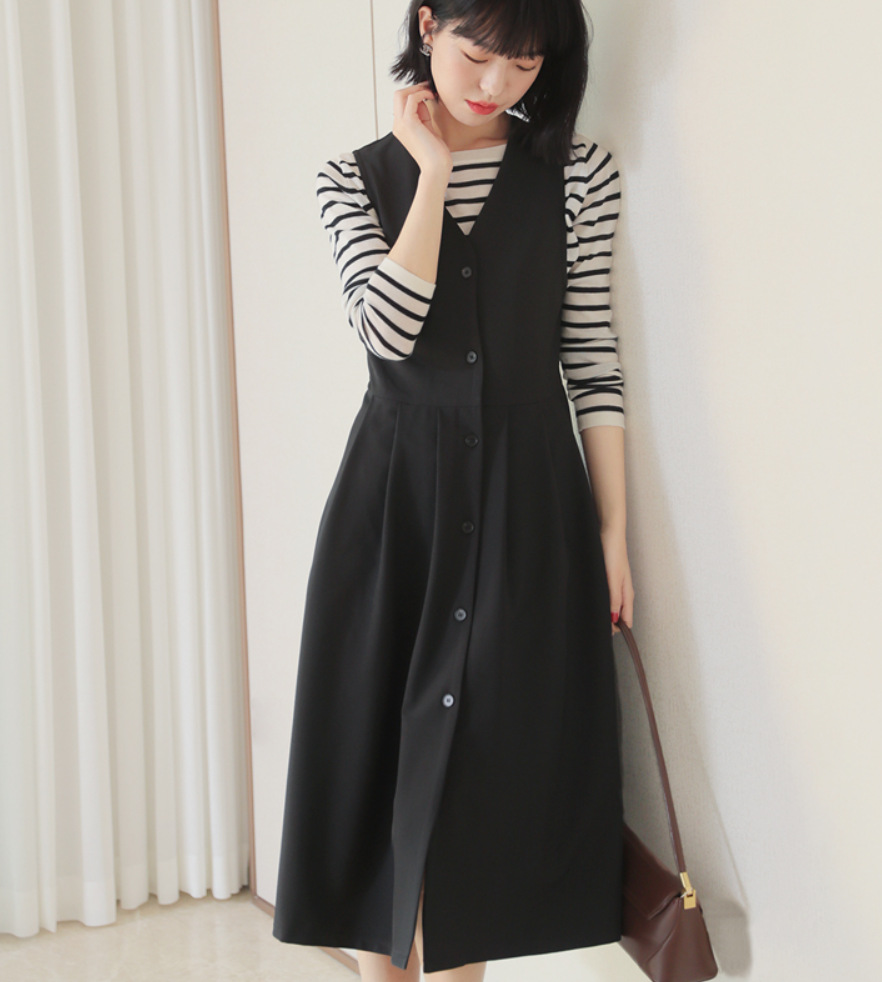Elegant long fitted solid color summer dress sleevless