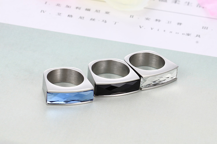 Nuevo anillo de cristal rectangular de acero de titanio popular europeo y americanopicture2