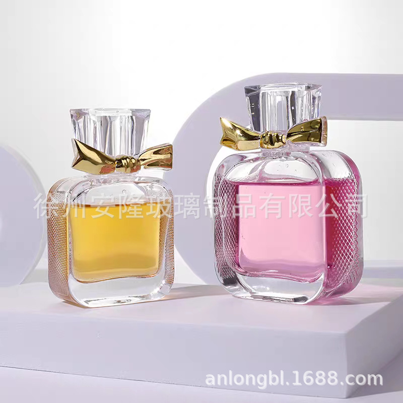 Şəffaf ətir şüşəsi 30 ml və 50 ml, spreyli, sıxaclı qapaq