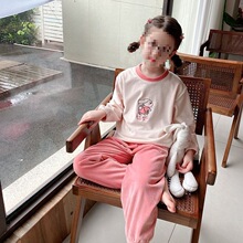 �Ҿӷ����b�¿�Ӻ�ͯ��ů�����д�ͯ���u�q�ӽq��Ůͯ2025˯��