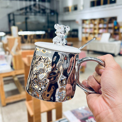 軽い贅沢なマグカップ蓋付き陶磁器カップ高颜値オフィスコーヒー牛乳カップ家庭用大容量コップ