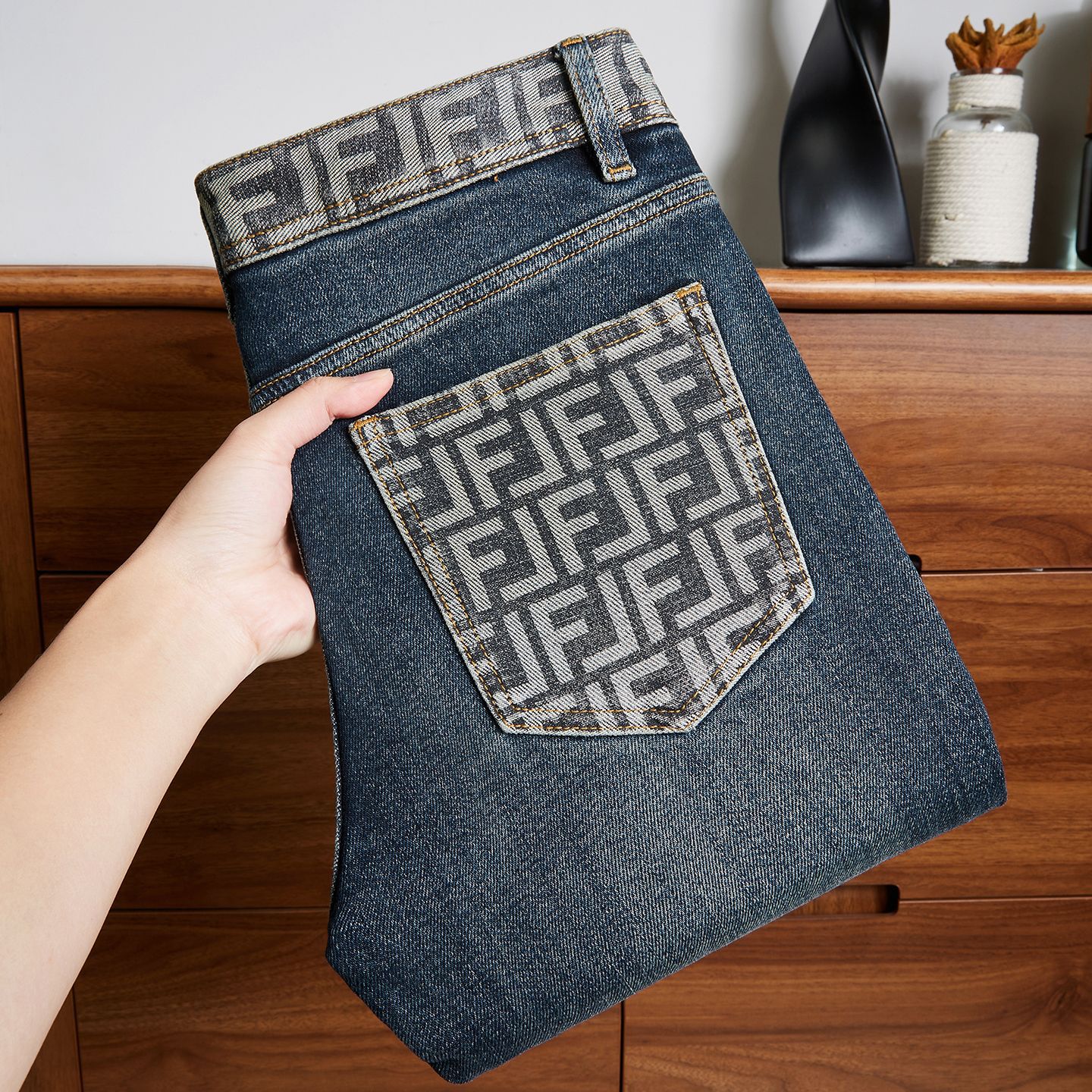 Kişi üçün cins şalvar, slim-fit düz kəsik, uzanan parça