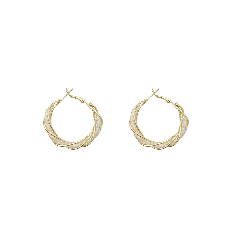 Pendientes de malla con diseño trenzado hueco para mujer, pendientes retro exagerados de alta gama, pendientes versátiles de nicho al por mayor