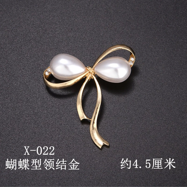 Butterfly collar gold