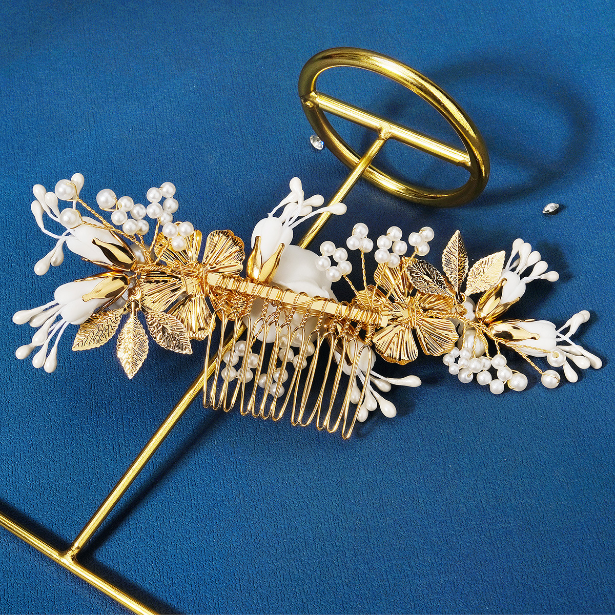 Women's Retro Flower Alloy Inlay Pearl Insert Comb display picture 2