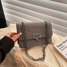 С�����y����Ů2025�¿�r��б���Ů�W�t�ٴ�μ�朗l��