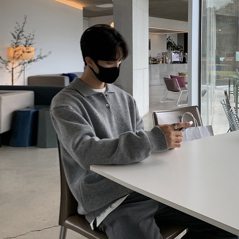 トレンドの新しい東大門韓国メンズラペルセーター男性デザイナーポロネック肌に優しいルーズニットセーター