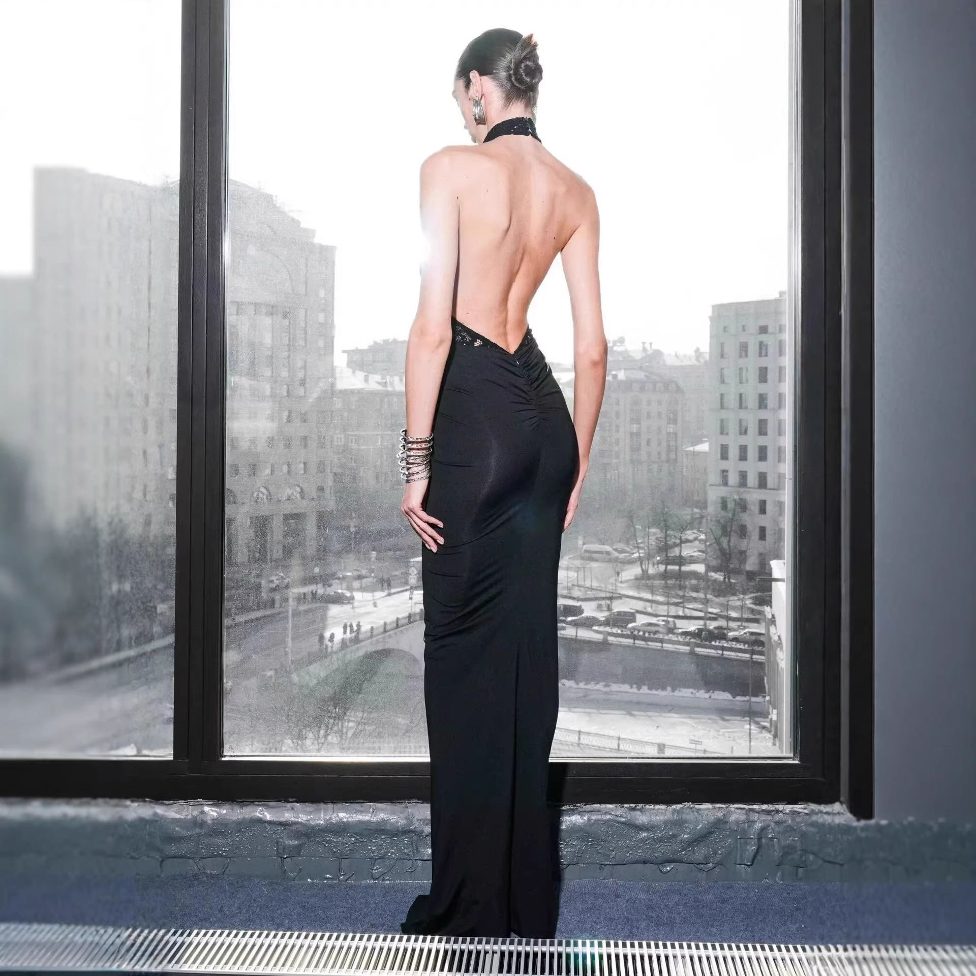 High-End Women's Sleeveless Halter Neck Dress Hollowed Out Lace Patchwork Slim Fit Sexy Style Fashionable Dress_ecoleips.com