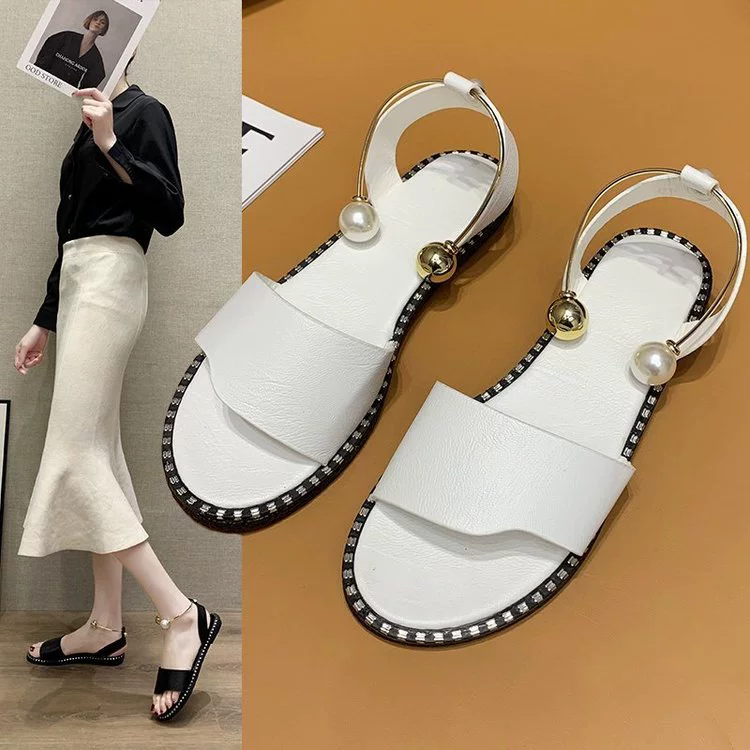 2023 летние новые европейские и американские повседневные сандалии и тапочки с плоским дном и пустым жемчугом для внешней торговли, перекрещивающиеся сандалии больших размеров для женщин