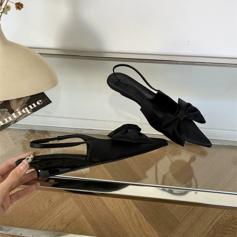 Small sandals with bow low-cut, 2025 years