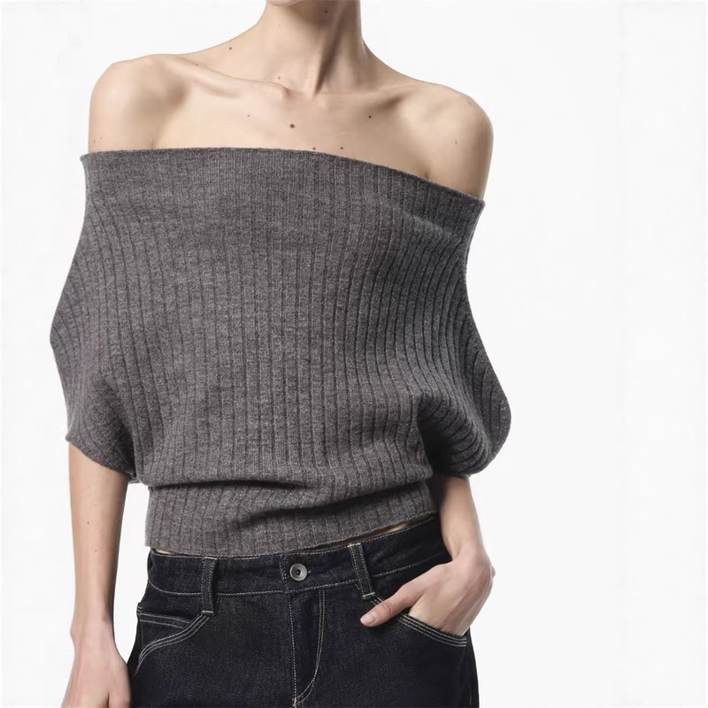 "Gracefully Revealing Skin" Multi-Wear Ribbed Knit Short-Sleeve Top "Gracefully Revealing Skin" Multi-Wear Ribbed Knit Short-Sleeve Top
