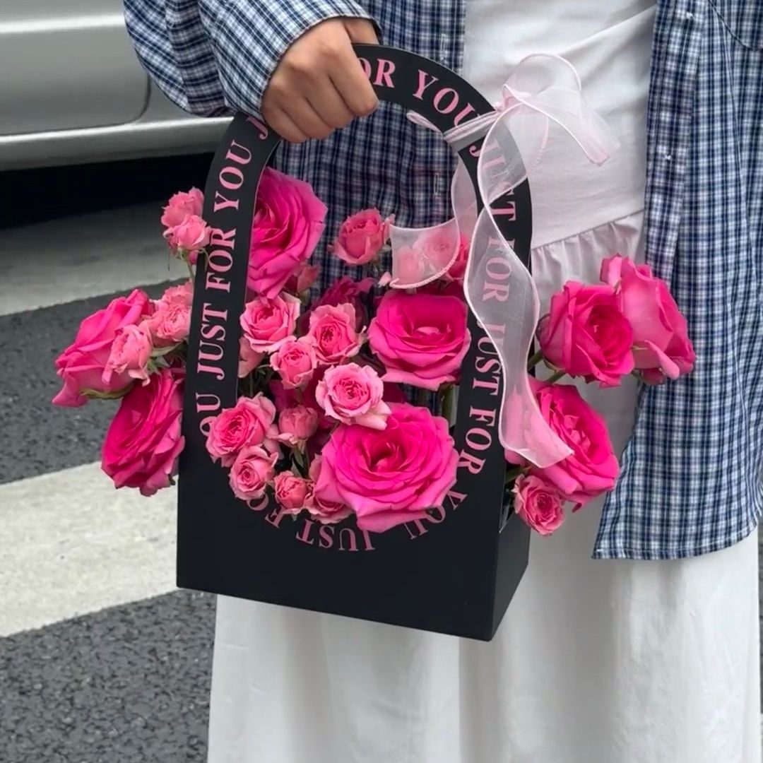 女神节母亲节花艺包装盒手提花盒diy插画礼盒送妈妈女友礼盒包装