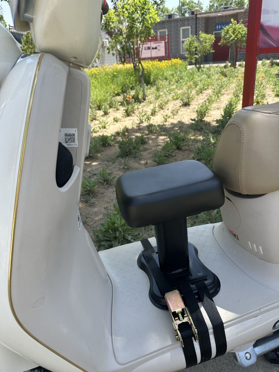 Electric Vehicle Child Seat, Baby Seat, Electric Scooter Child Seat with Armrests, Front-Mounted Child Seat Y90