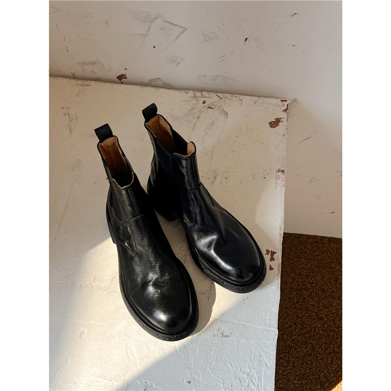 Manta Love Letter ~ Distressed Chelsea Boots for Women, British Style Martin Boots, Chunky Heel Ankle Boots