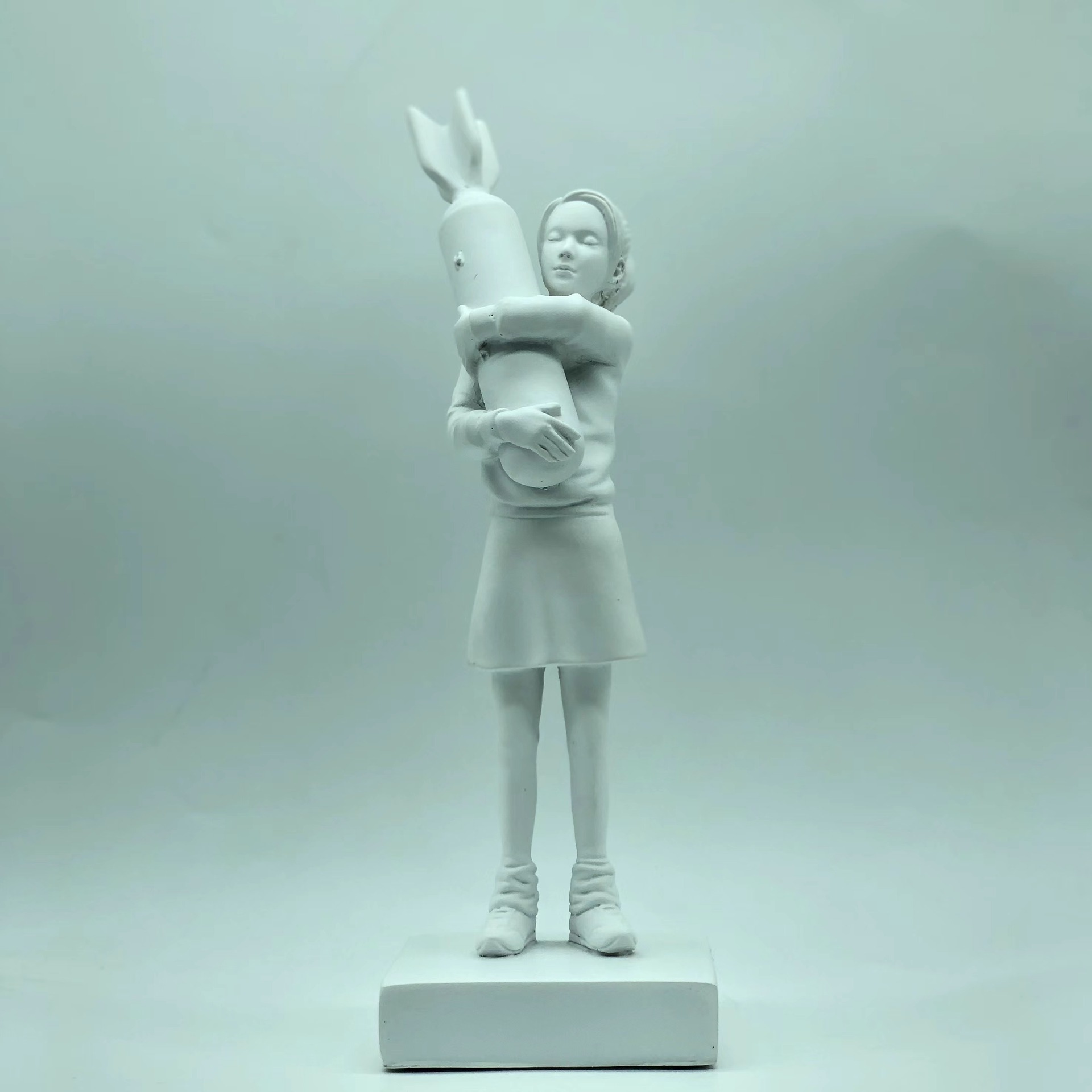 拥抱炸弹的女孩 Bomb Hugger