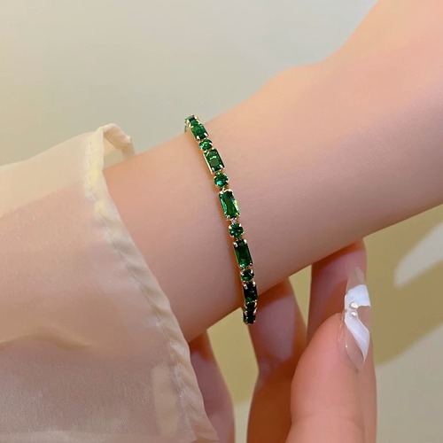 Copper Micro-Engraved Vintage Emerald Zirconia Bracelet for Women, Best Friend Gift, Korean Style, Lightweight Luxury, Chic Influencer Bracelet