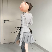 2025新款miu系灰色针织套装连衣裙子女秋冬季蝴蝶结收腰毛衣短裙