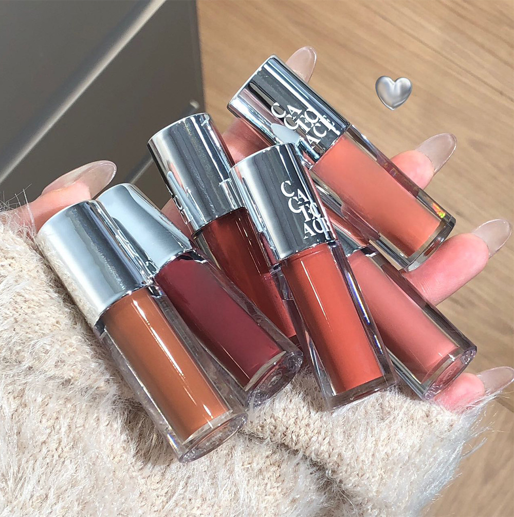 CACE Silver Mirror Glass Lip Gloss Korean-style Pure, aiming to make the skin look tender and moist, with a lustrous glass and a pouty lip lipstick on Xiaohongshu Douyin Application Scenario