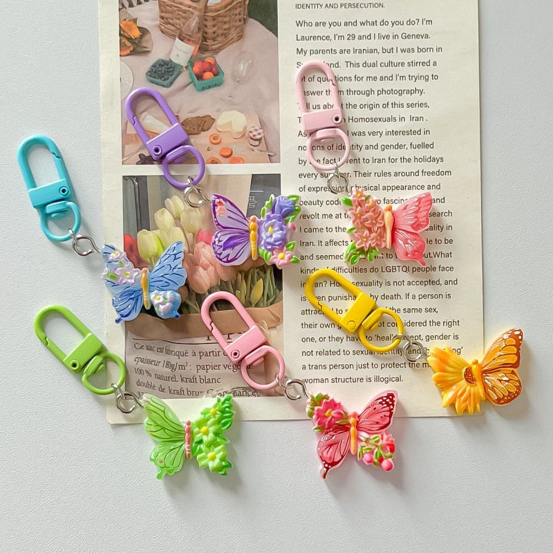 Small Resin Flower Butterfly Pendant Keychain DIY Accessories for Bags, Small Door Hooks, Backpacks, Earphone Decorations, Small Gifts Small Resin Flower Butterfly Pendant Keychain DIY Accessories for Bags, Small Door Hooks, Backpacks, Earphone Decorations, Small Gifts