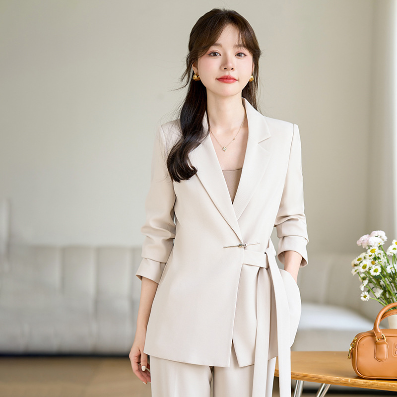 creamy-white Suit suit Women's Spring and Autumn Professional Temperament Goddess Style Design Sense Niche Fashion Casual Suit Jacket creamy-white Suit suit Women's Spring and Autumn Professional Temperament Goddess Style Design Sense Niche Fashion Casual Suit Jacket