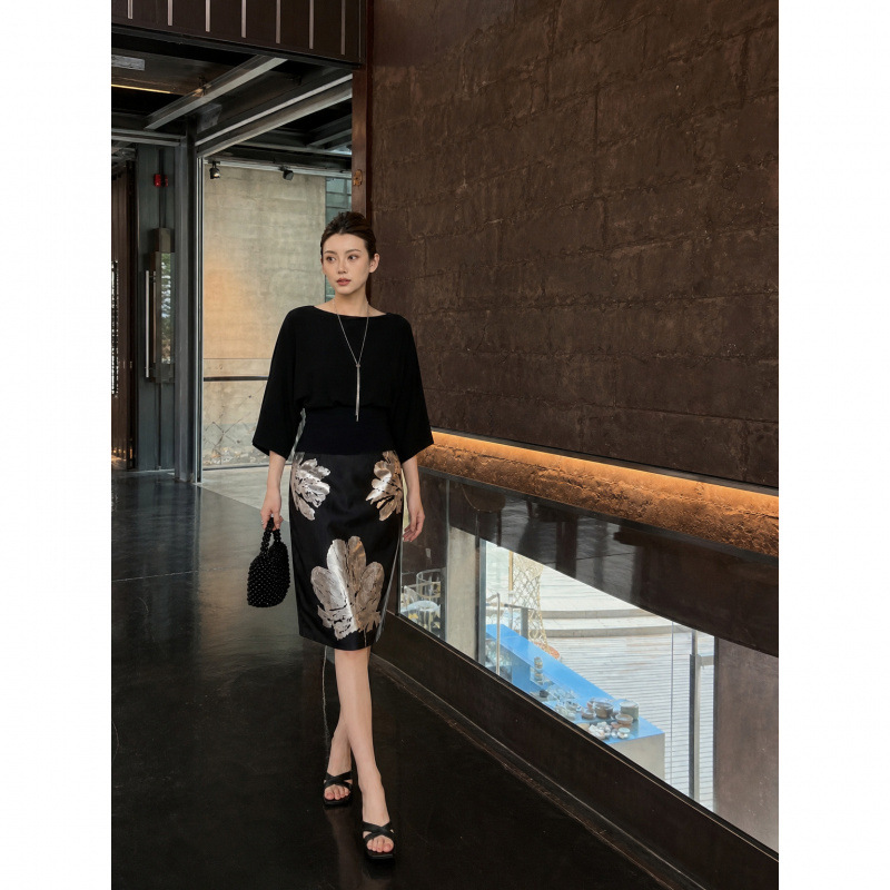 Black midi skirt for women, summer style, unique design, heavy-duty jacquard, bodycon, suitable for live streaming, cross-border distribution, cross-border live streaming.