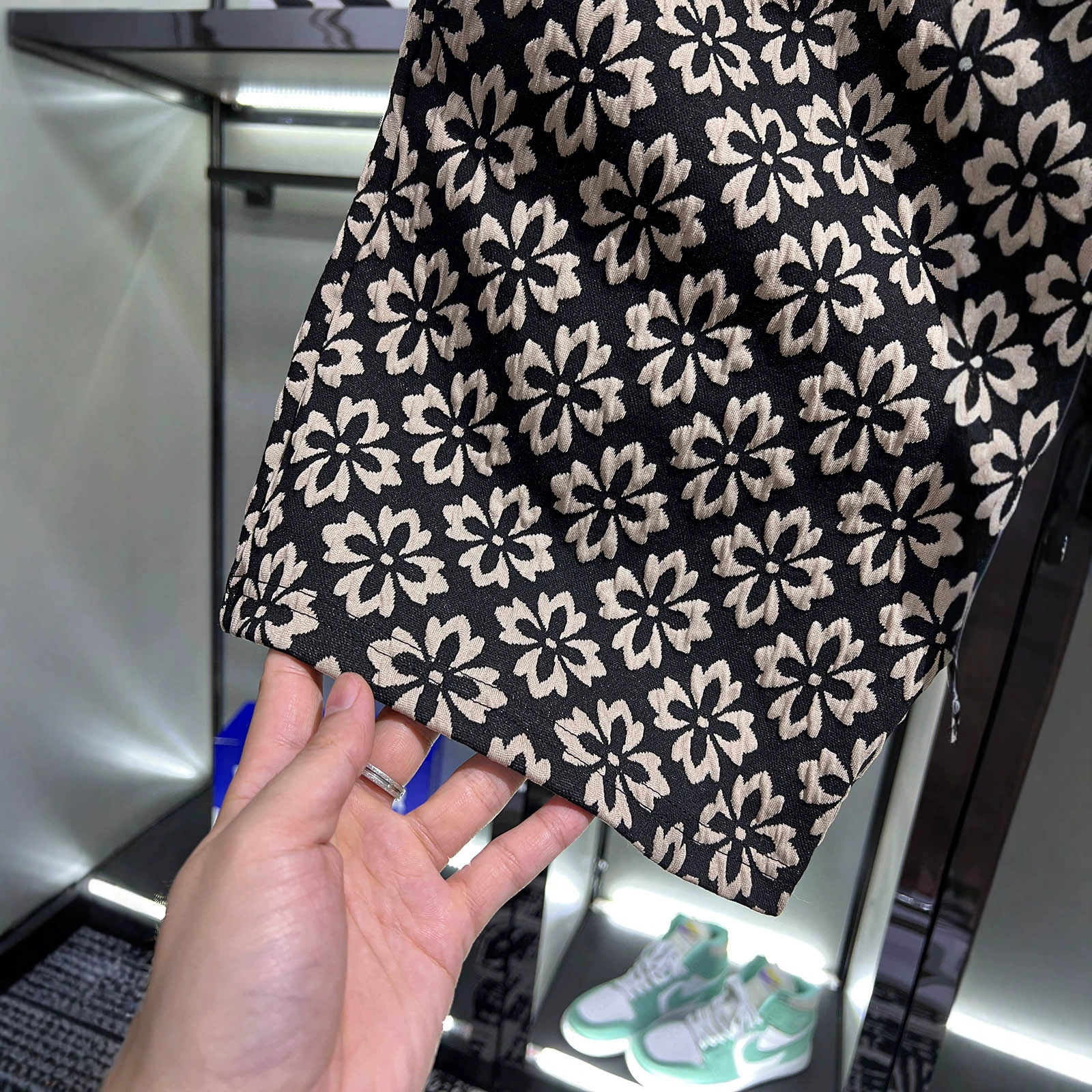 Luxuriöse Herren Shorts Mit Print Lässiger Schnitt Und Passform_voghion.com