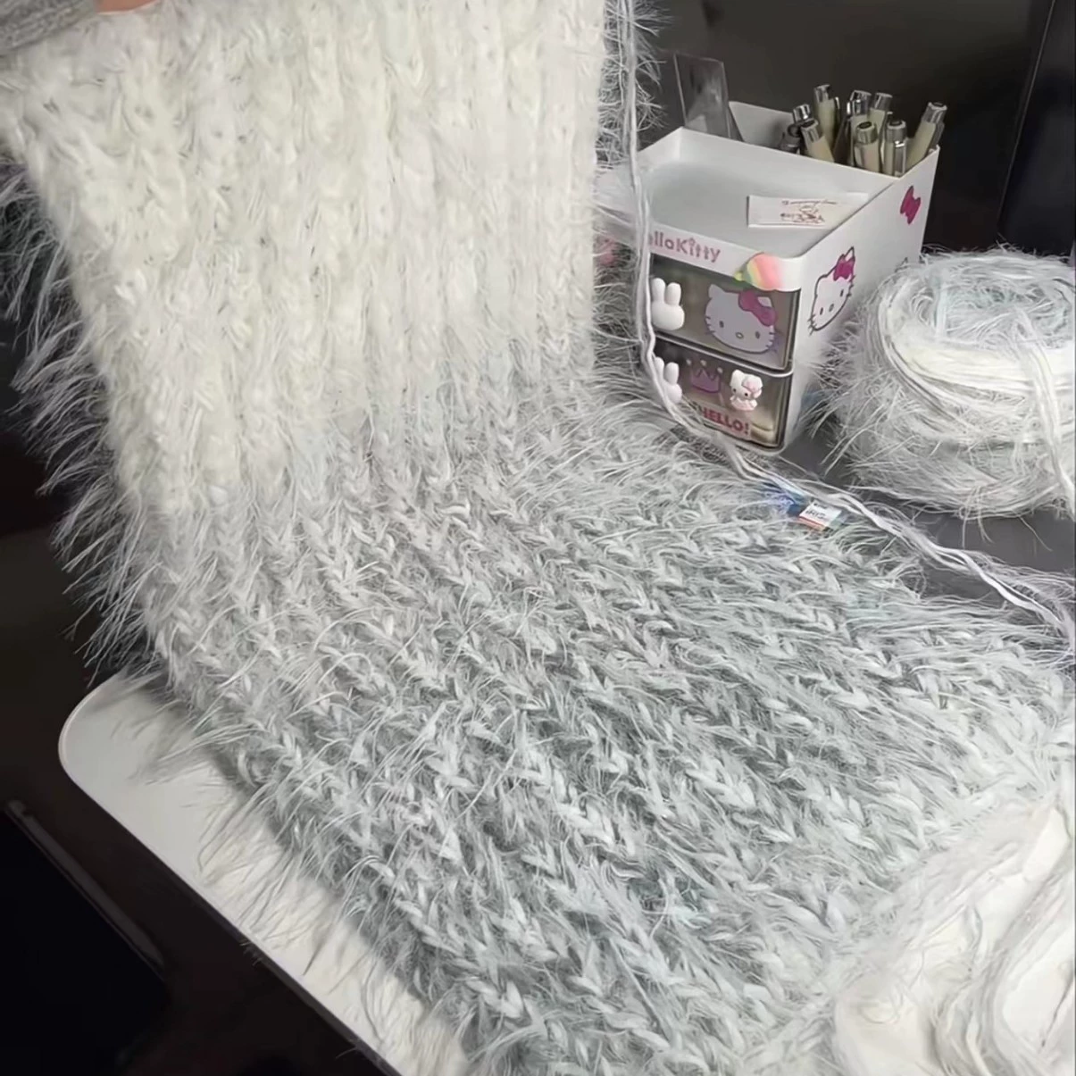 Тонет ручной работы diy теплый серый перо длинношерстный шарф